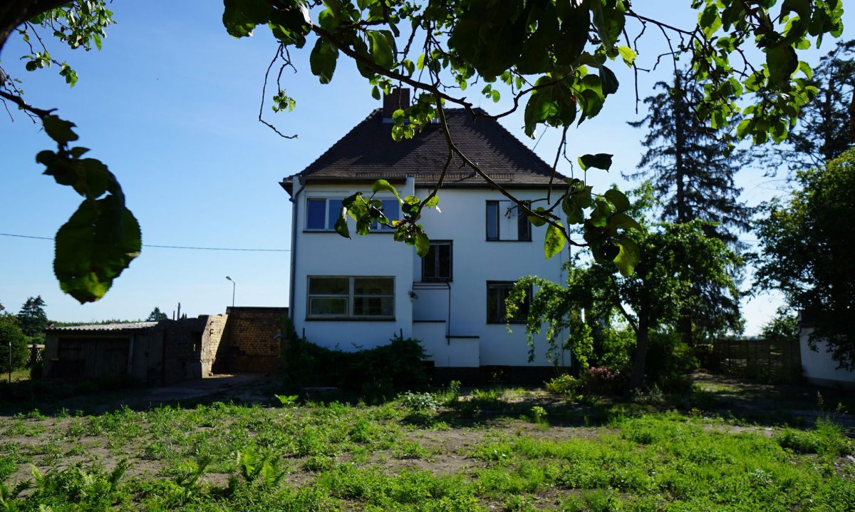 Rückansicht Villa am Monarchenhügel