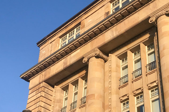 Detail-Aufnahme vom Bank Palais am Tröndlingring