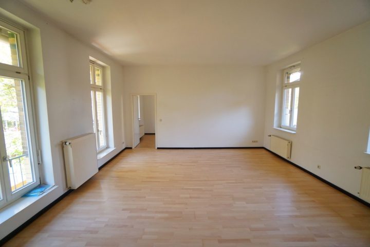 Wohnzimmer mit Blick ins Schlafzimmer Kutscherhaus Alte Straße Leipzig