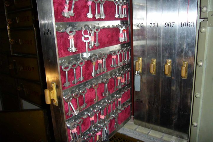 Ehemaliger Schlüsselkasten im Bank Palais